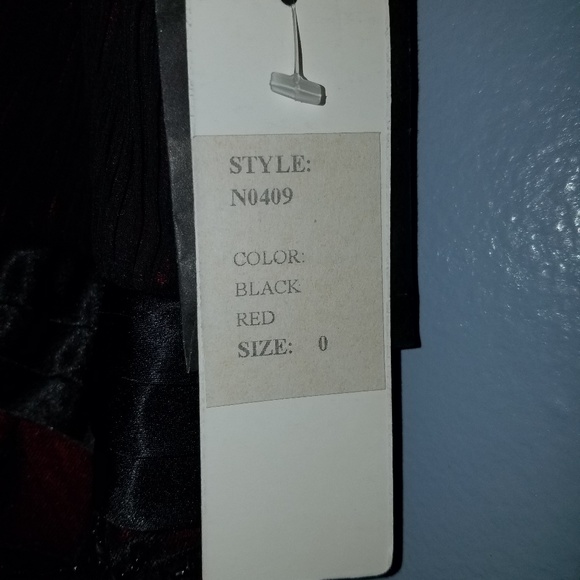 A black cocktail dress by SUEWONG - Picture 5 of 5